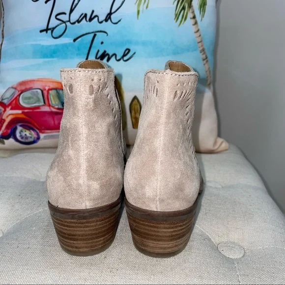 Lucky Brand NWOB! Francee Tan Suede Perforated Edge Boot - Picture 5 of 13